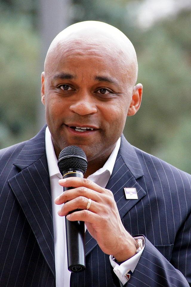denver_mayor_michael_hancock_-_2012-08-15_portrait_crop.jpg